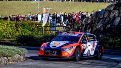 Neuville pakt WRC-titel na crash van Tänak in Japan