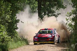 Jos Verstappen heer en meester op de Maaskiezel