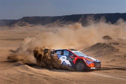 Ogier negenvoudig WRC-kampioen, Neuville wint finale in Saoedi-Arabië