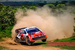 Katsuta schrijft geschiedenis met eerste WRC-overwinning tijdens Safari Rally