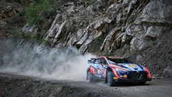 Neuville wint Acropolis Rally