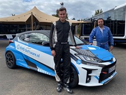 Gemotiveerde Eduard Eertink met GR Yaris in thuisrally