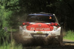 Bob de Jong naar verhitte 3e plaats in Vechtdal Rally