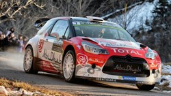 Meeke en Latvala vallen uit op SS12